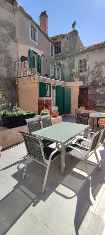 Luxury Apartment - Old Soul With A New Heart Cres Exterior foto